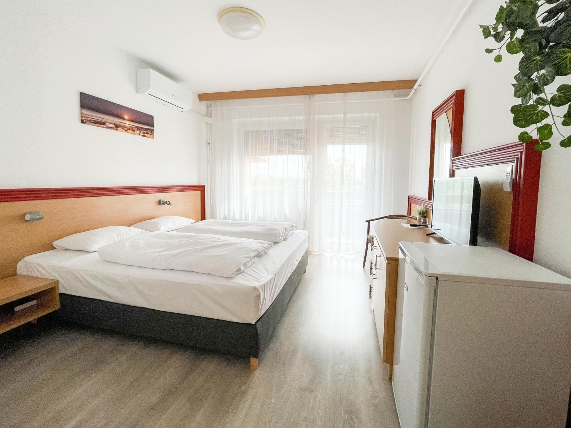 Tisza Sport Hotel Szeged Exterior foto