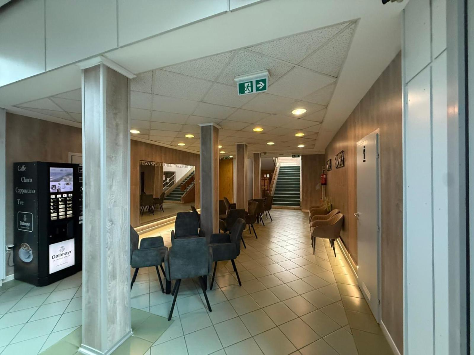Tisza Sport Hotel Szeged Exterior foto